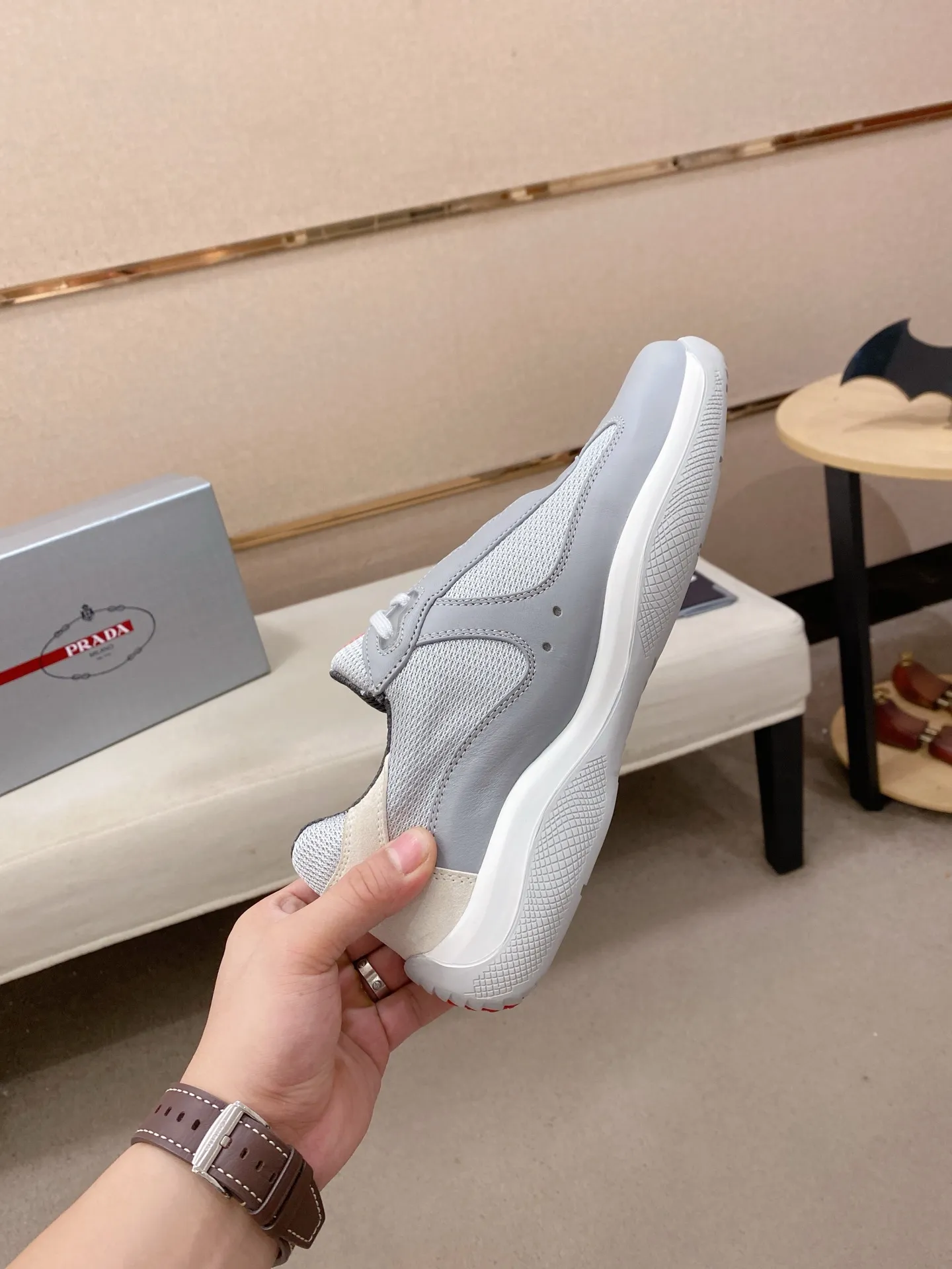 Men's shoes 💰 580💰 ✔️✔️✔️High version High-quality new PRADA (Prada) counters are launched simultaneously, new men's shoes, 😘fabrics are selected from first-layer cowhide fabrics. Lining: Imported cowhide leather lining. 👍🏿High-end☄️Open-molded non-slip rubber outsole, exquisite lines, simple and elegant, comfortable and high-end for leisure travel. Code number: 38 to 45